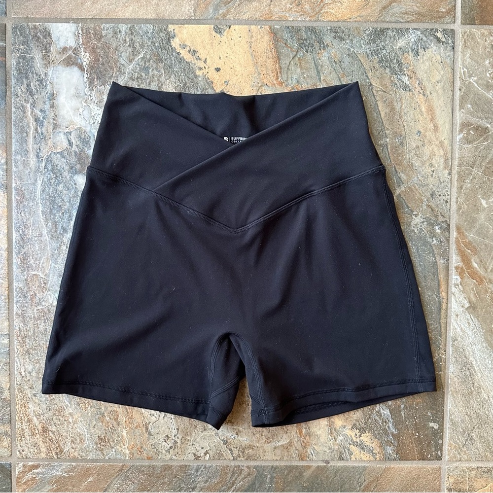 BUFFBUNNY Siren Short in Onyx Black Size Medium Cross Waist Nubre